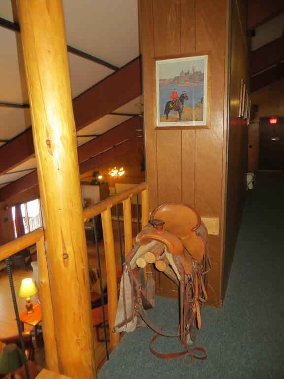 Black Cat Guest Ranch Brule Mines Экстерьер фото