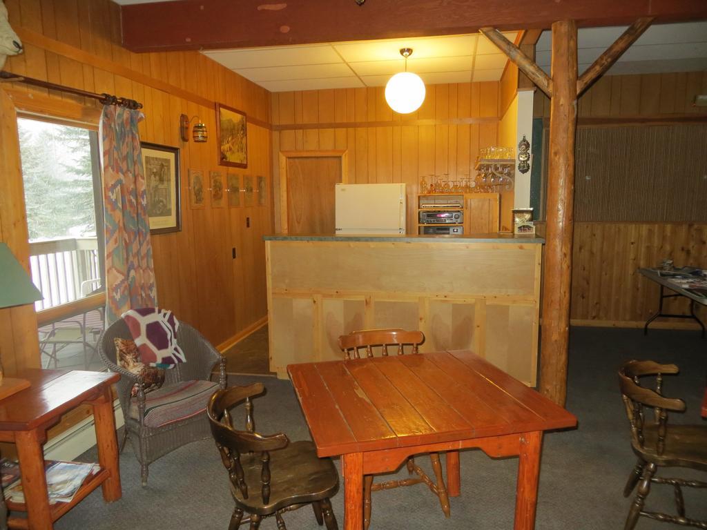 Black Cat Guest Ranch Brule Mines Экстерьер фото