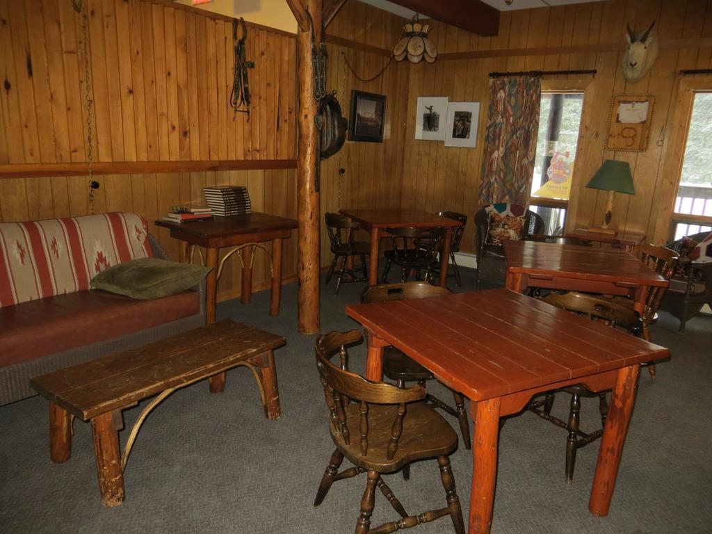 Black Cat Guest Ranch Brule Mines Экстерьер фото
