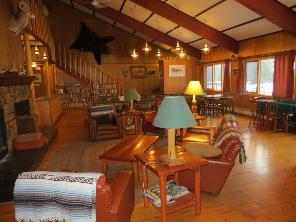 Black Cat Guest Ranch Brule Mines Экстерьер фото